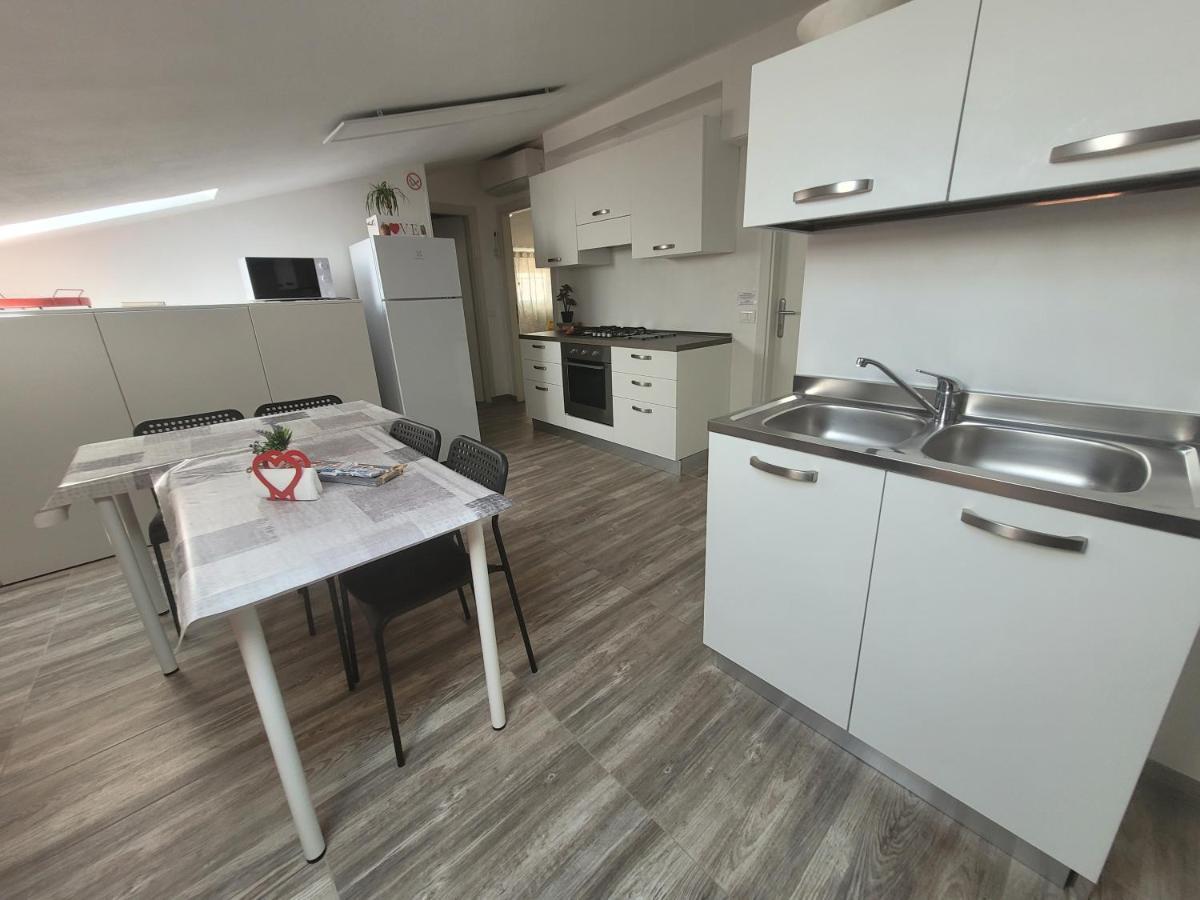 Villa Sonia Apartment & Rooms Lignano Sabbiadoro Exterior foto